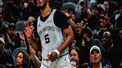 坎布尔主场迎战埃因霍温，专家质合分析期号预测